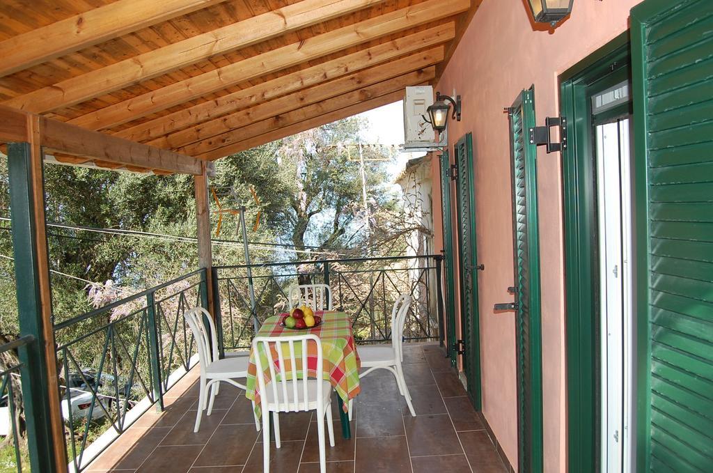 Chris And Nick Corfu Villa Mpoukaris Rom bilde